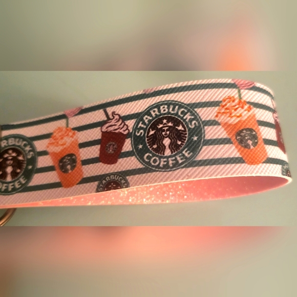 Starbucks Key Fob 🎉2/$30🎉 - Picture 3 of 6